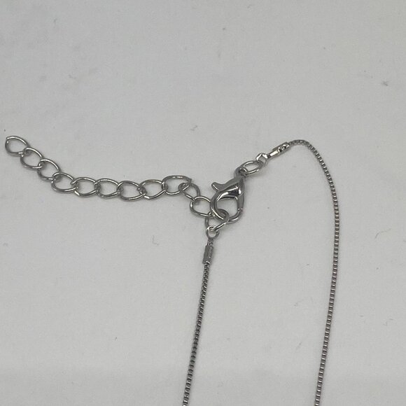 Fashion Jewelry Round Women’s Necklace 18in - Picture 5 of 7